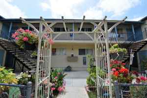 featured image of 24743 Apple St