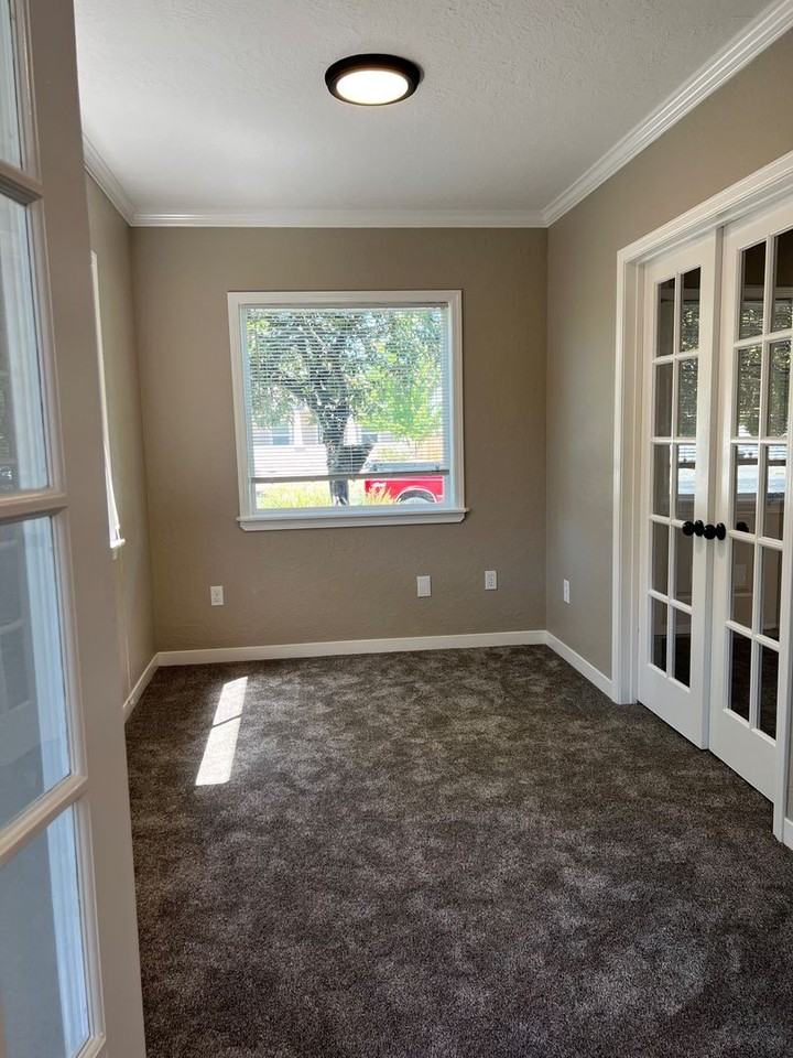 920A Dutton Ave - Photo 5 of 15