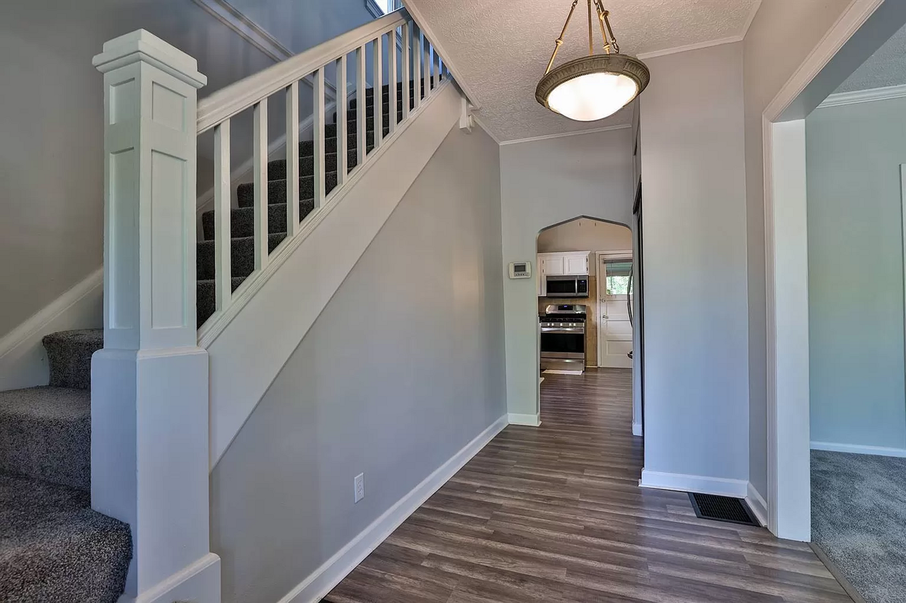 1034 Del Monte Pl - Photo 5 of 30