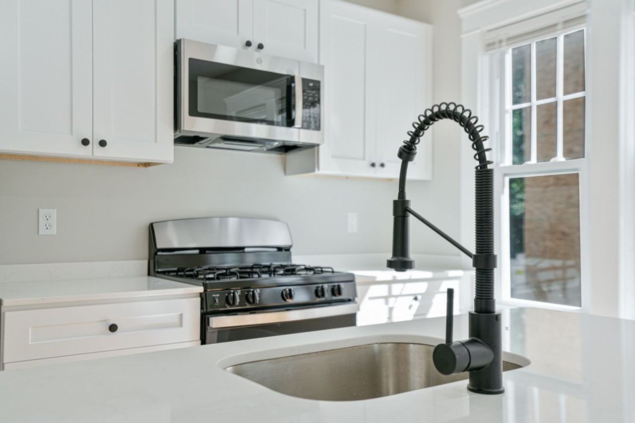 103-105 Tyndall Ave. - Photo 3 of 44