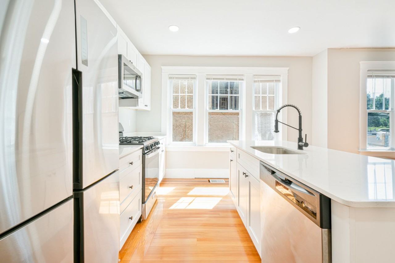 103-105 Tyndall Ave. - Photo 4 of 44