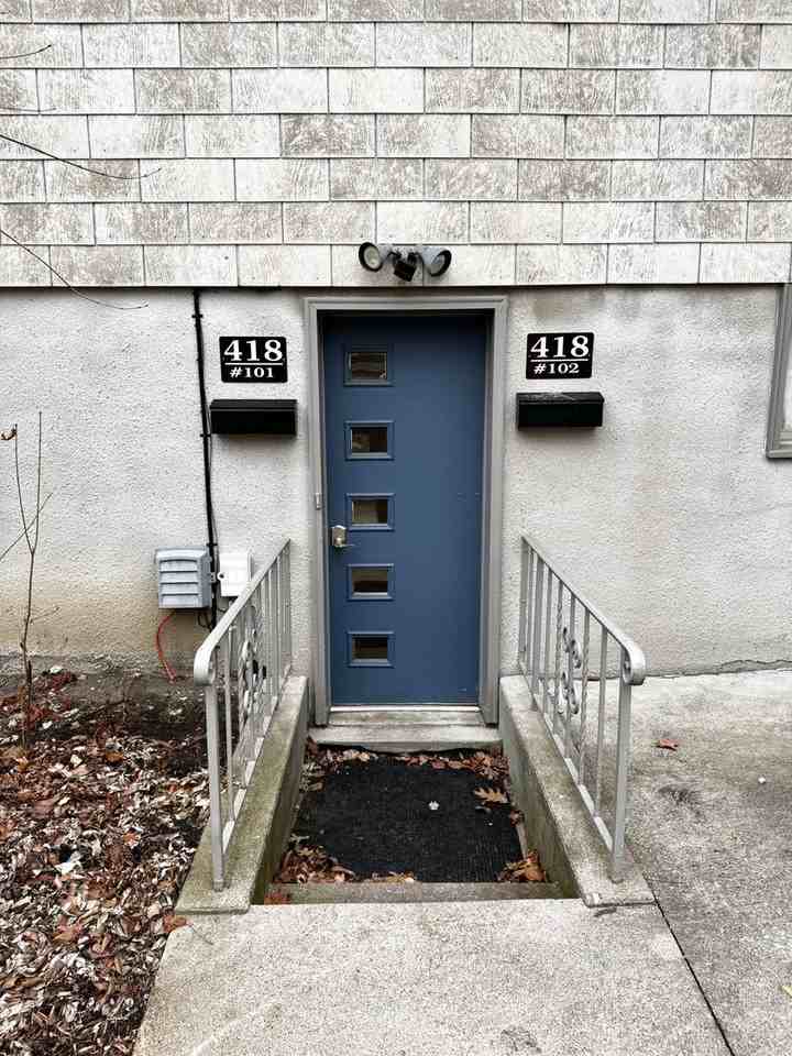 418 Ash Ave - Photo 2 of 10