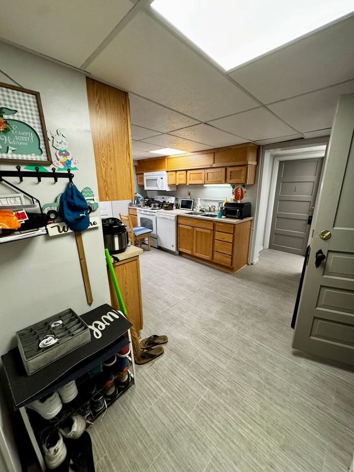 418 Ash Ave - Photo 3 of 10