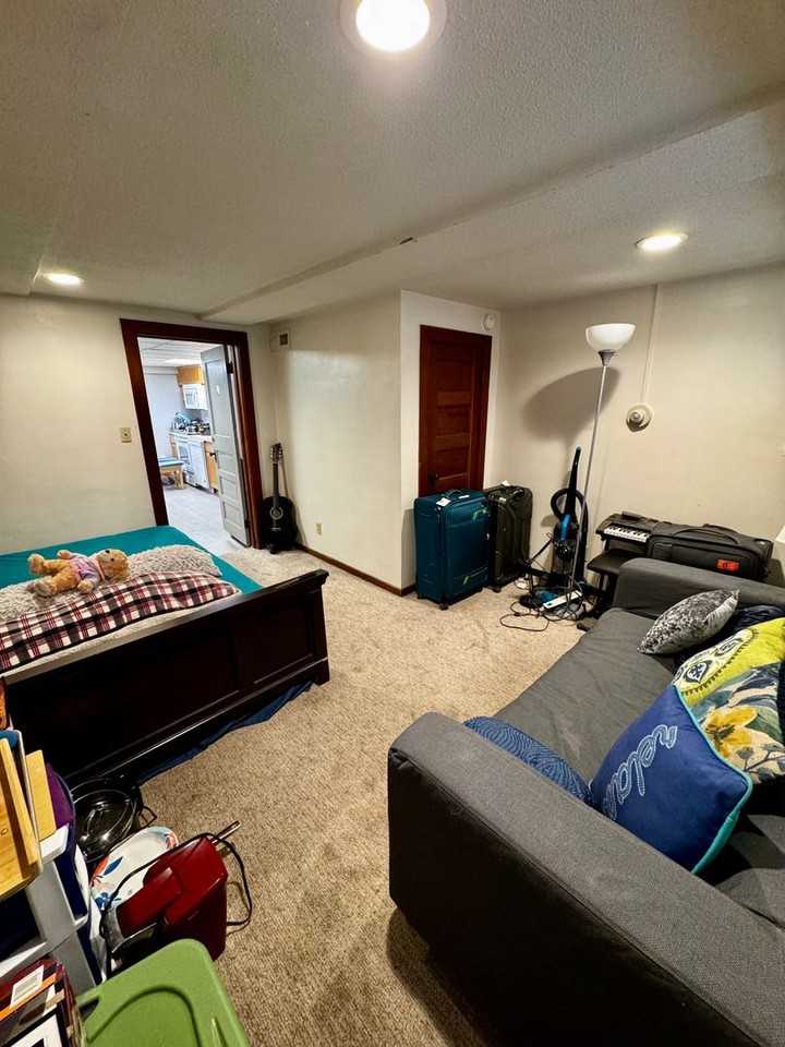 418 Ash Ave - Photo 5 of 10