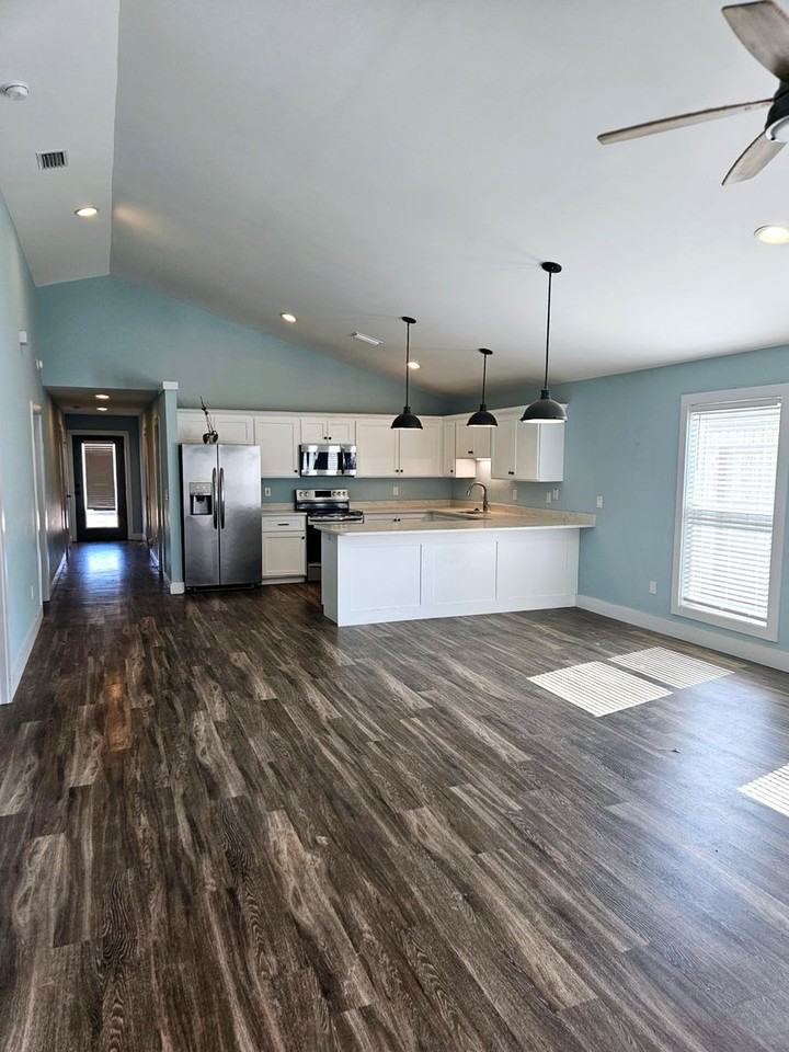 172 Oleander Cir - Photo 3 of 18