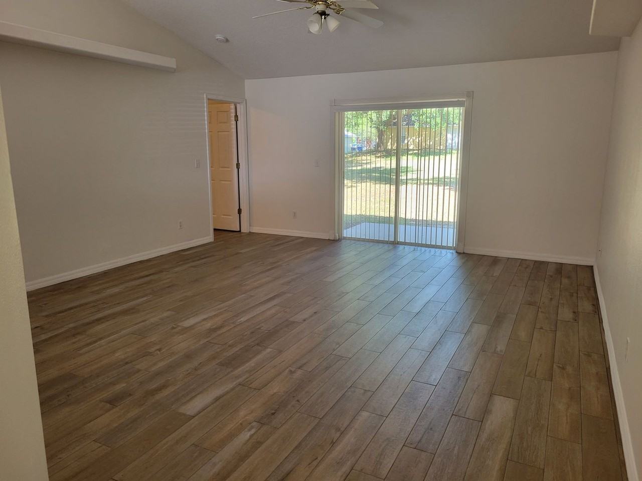 16032 Worthington Blvd - Photo 3 of 13