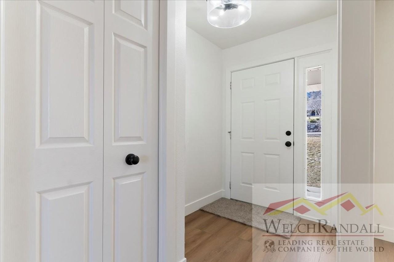 660 South Woodland Hills Drive - Photo 3 of 42