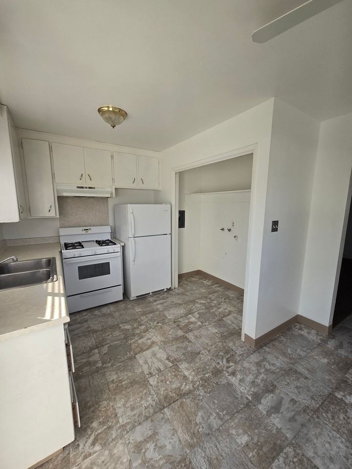 1915 Celeste Ct #D - Photo 6 of 29