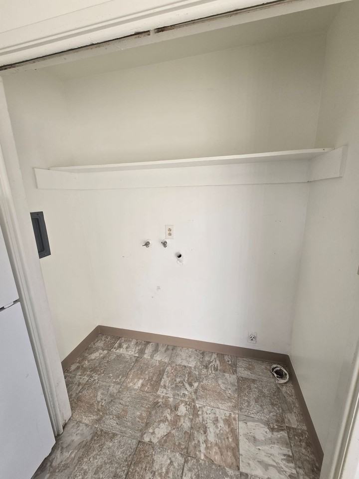 1915 Celeste Ct #D - Photo 7 of 29