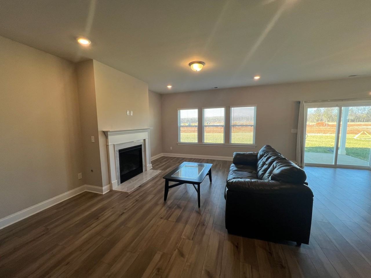 3728 Jessup Ln - Photo 2 of 32