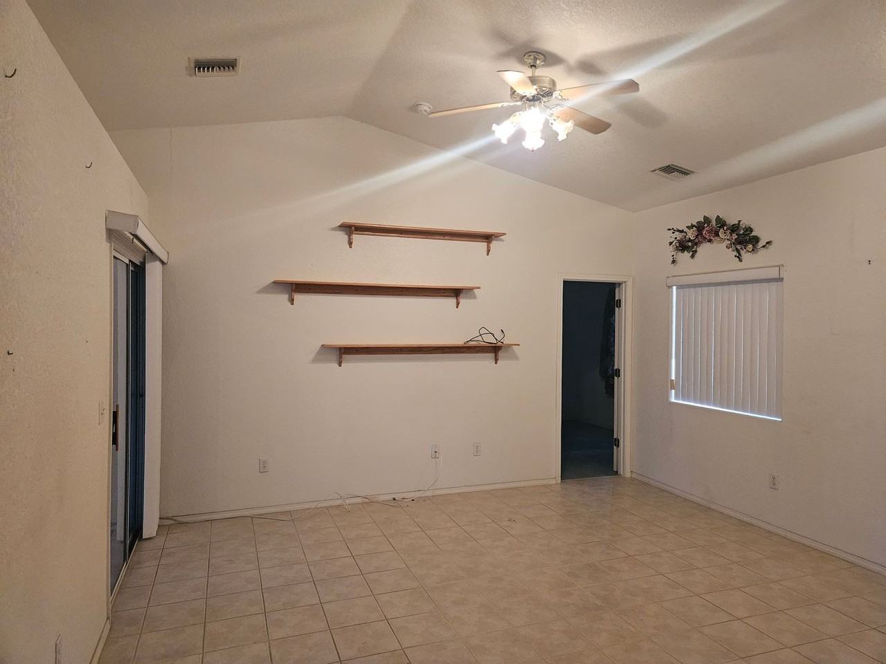 2304 E Oleander Dr - Photo 3 of 11