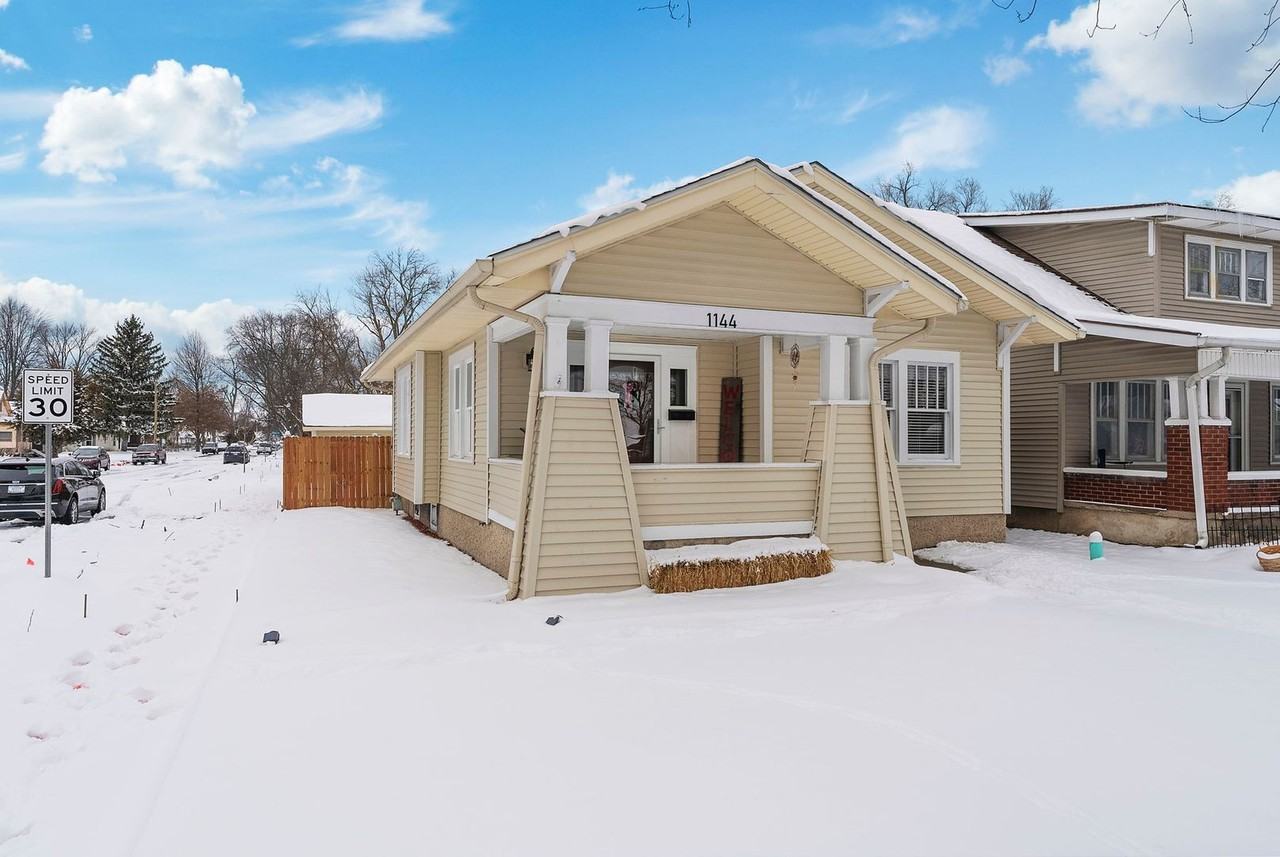 1144 Hulman St - Photo 2 of 26