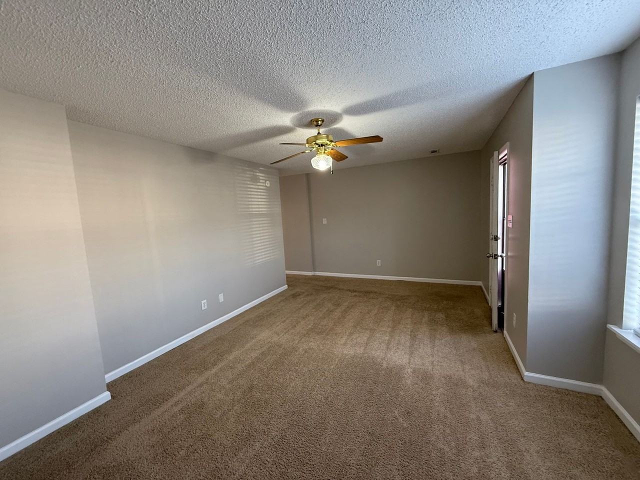 2913 Frost Dr Sw - Photo 2 of 6