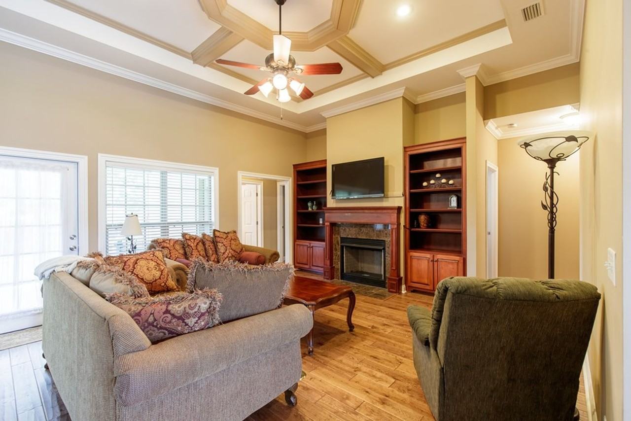 4668 San Saba Dr - Photo 6 of 33