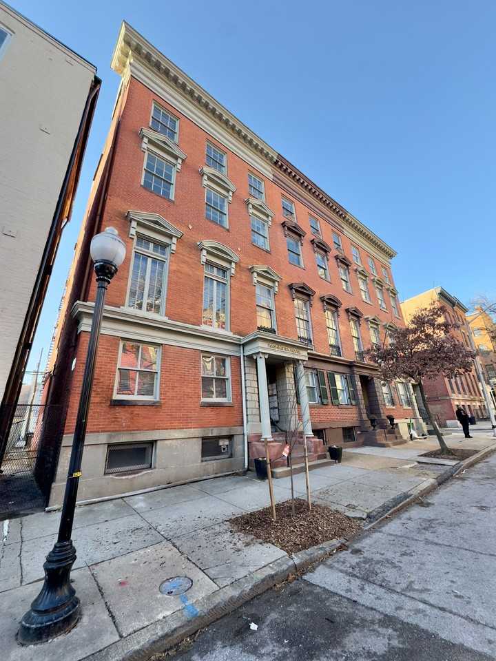 13 E Read St - Photo 2 of 28