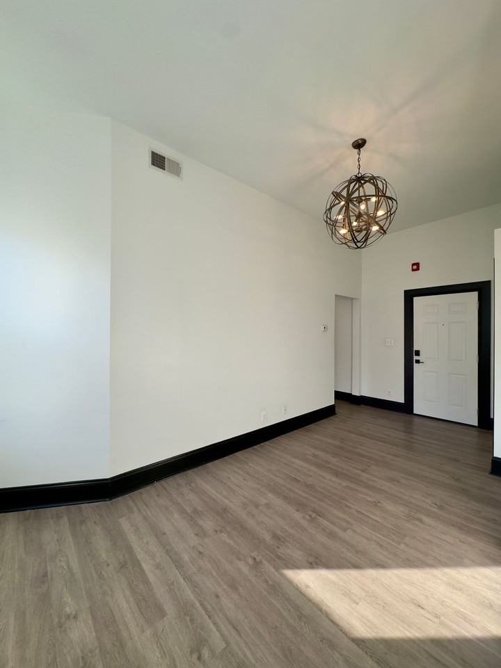 1210 N Calvert St - Photo 5 of 34