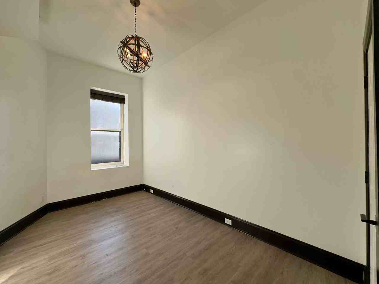 1210 N Calvert St - Photo 7 of 34