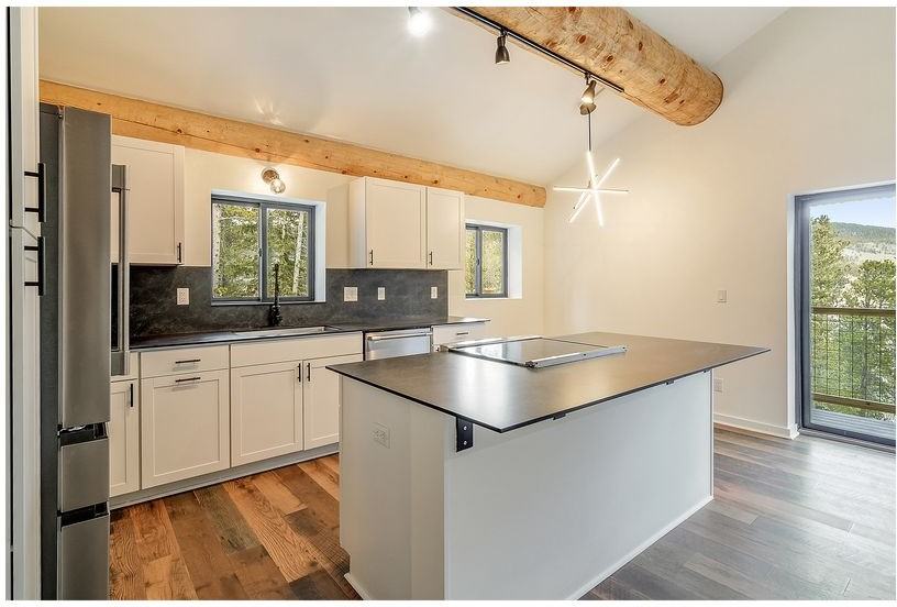 148 N Aspen St - Photo 2 of 50