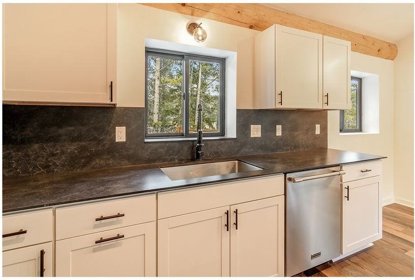 148 N Aspen St - Photo 3 of 50