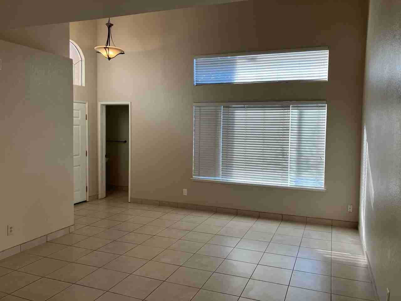 5494 Greenoaks Dr - Photo 2 of 17