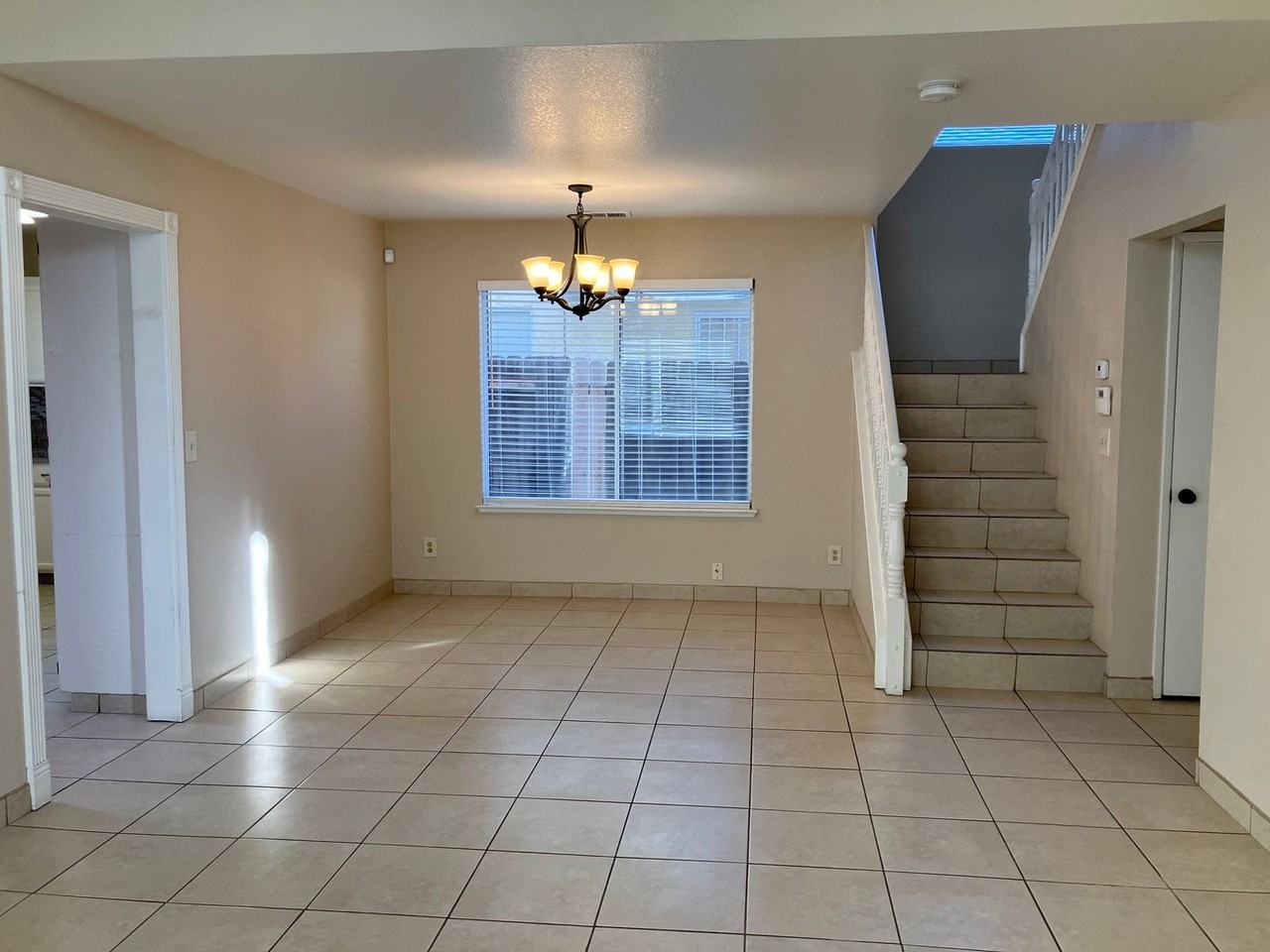 5494 Greenoaks Dr - Photo 3 of 17