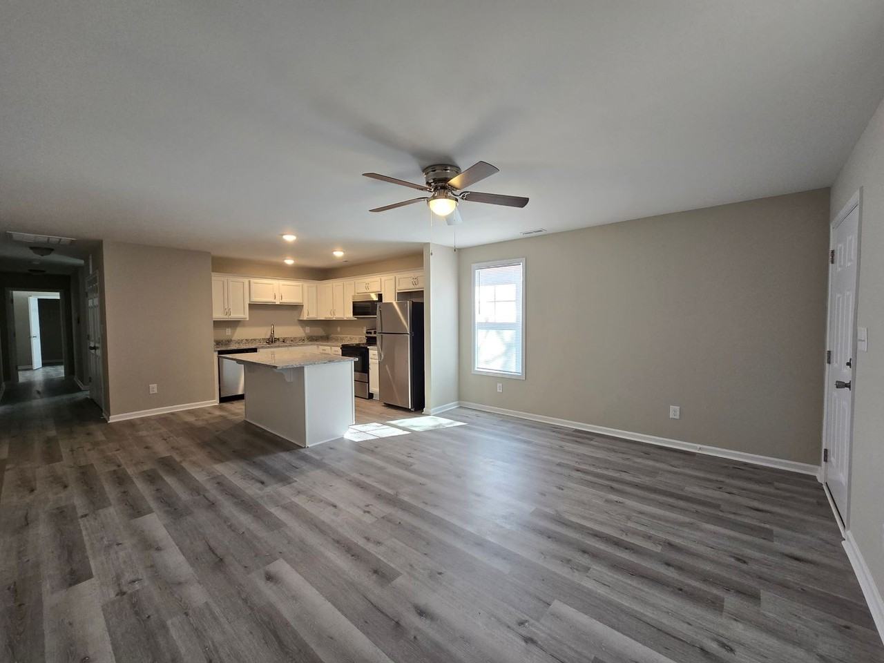 131B S Sixth St - Photo 4 of 25
