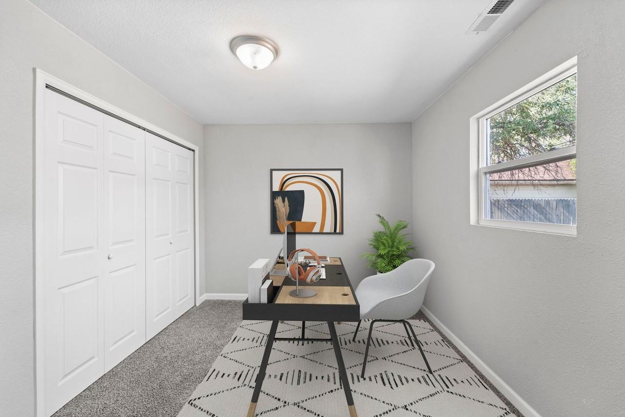 1222 Florence Ave - Photo 6 of 33