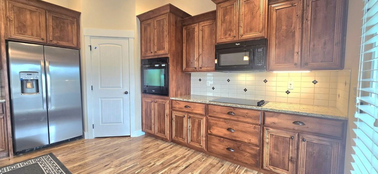 738 N Foudy Pl - Photo 2 of 22