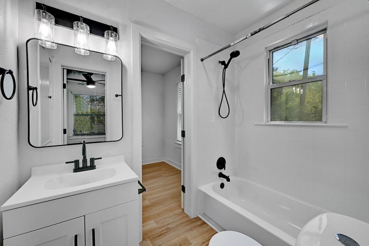 2305 Longview Street - Photo 5 of 33