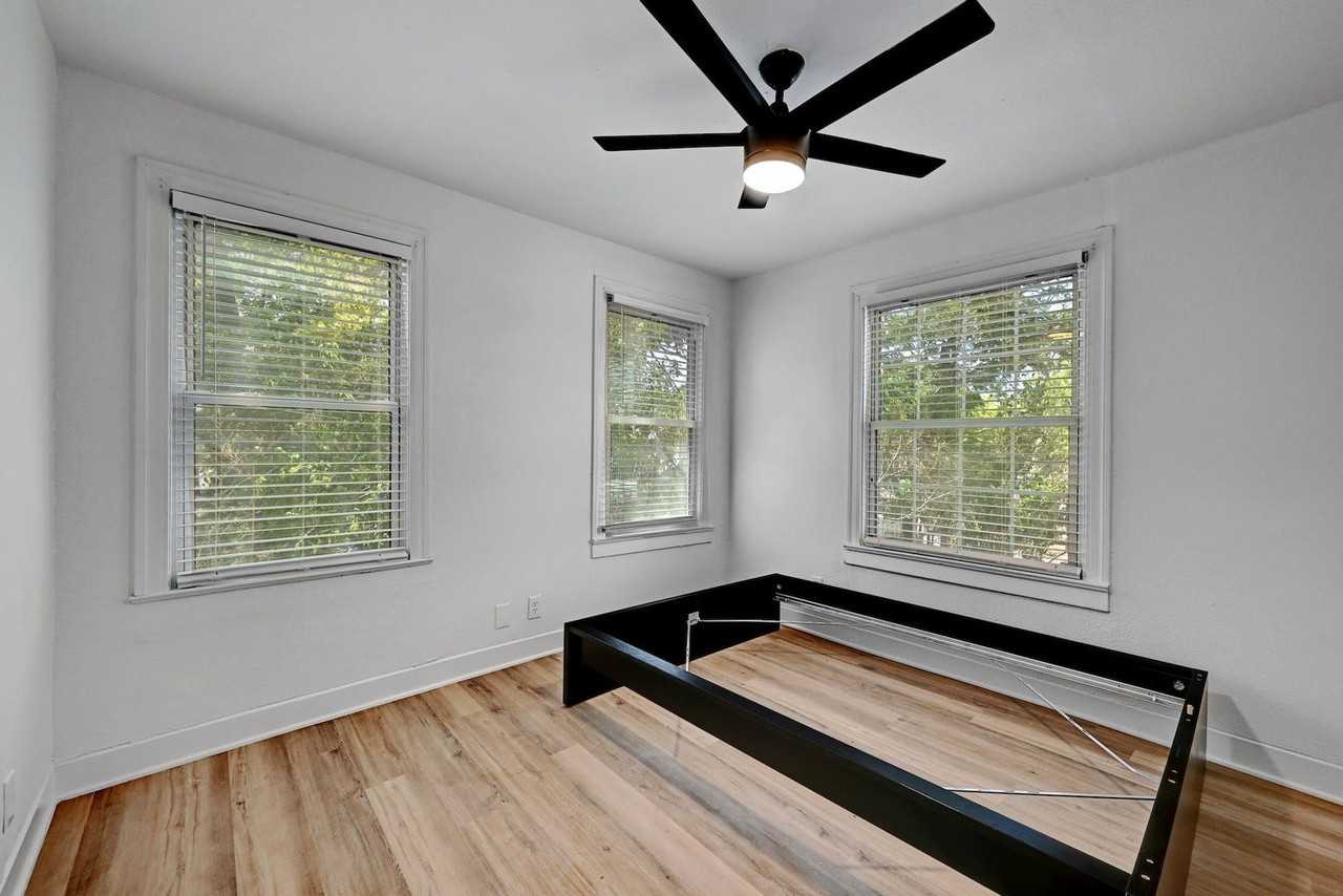 2305 Longview Street - Photo 6 of 33