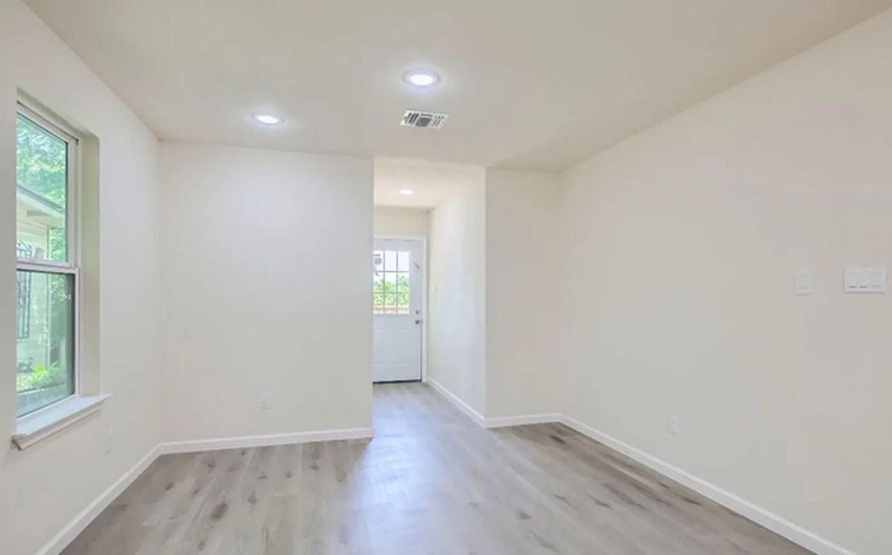 223 Anderson Ave - Photo 3 of 15