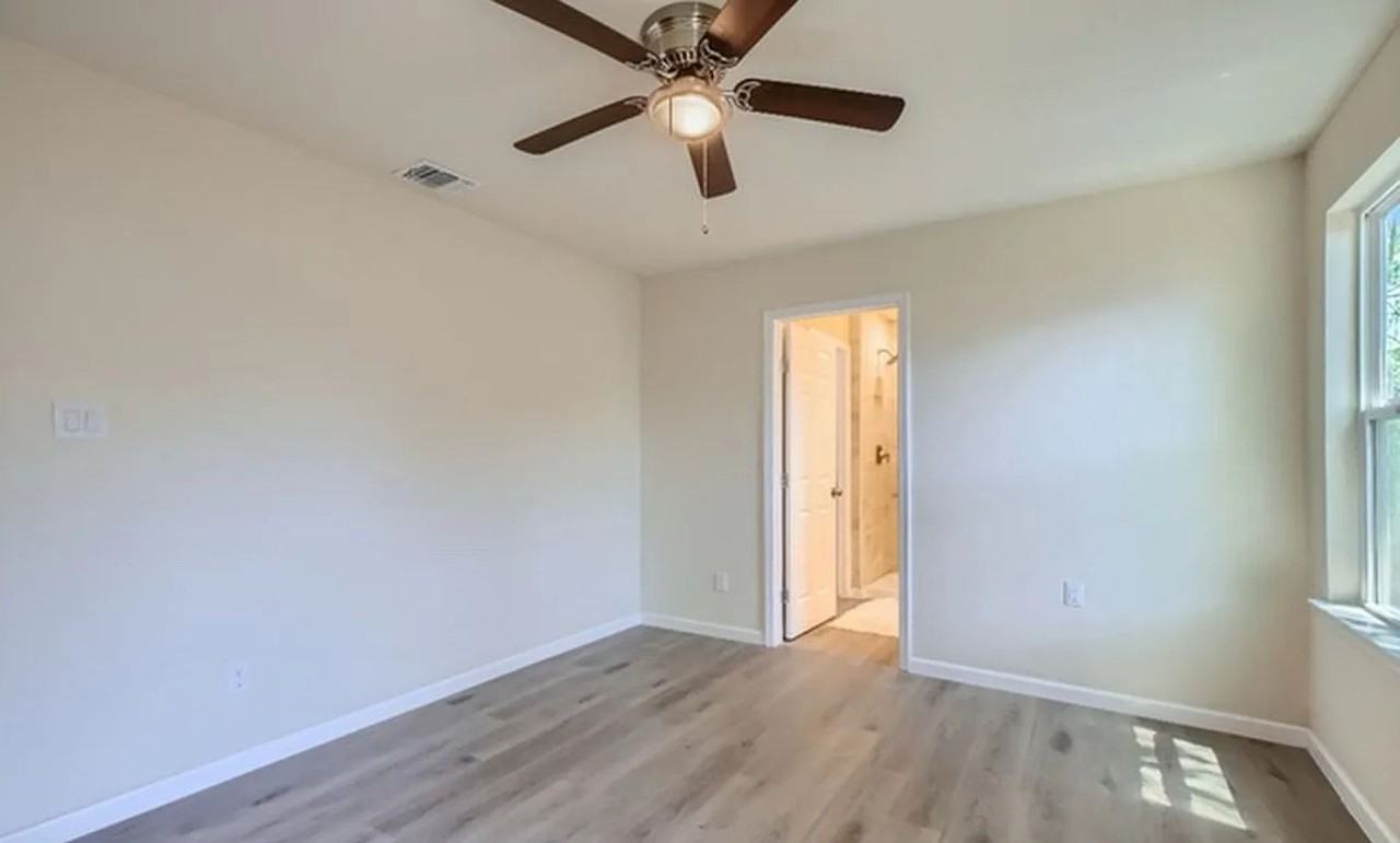 223 Anderson Ave - Photo 6 of 15