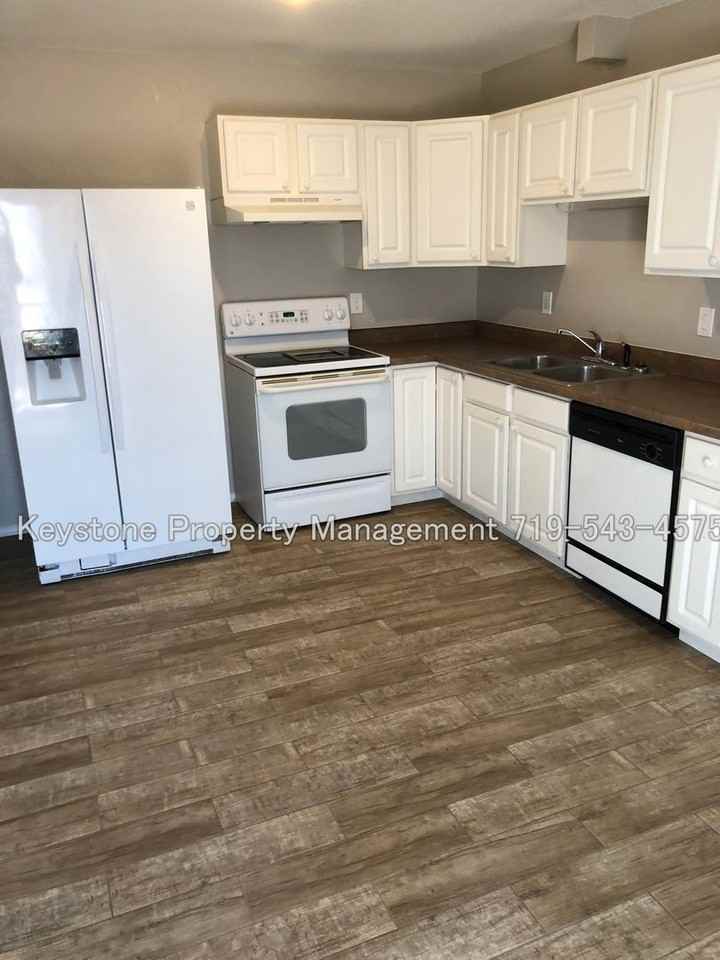 486 W Bellflower Dr - Photo 4 of 18