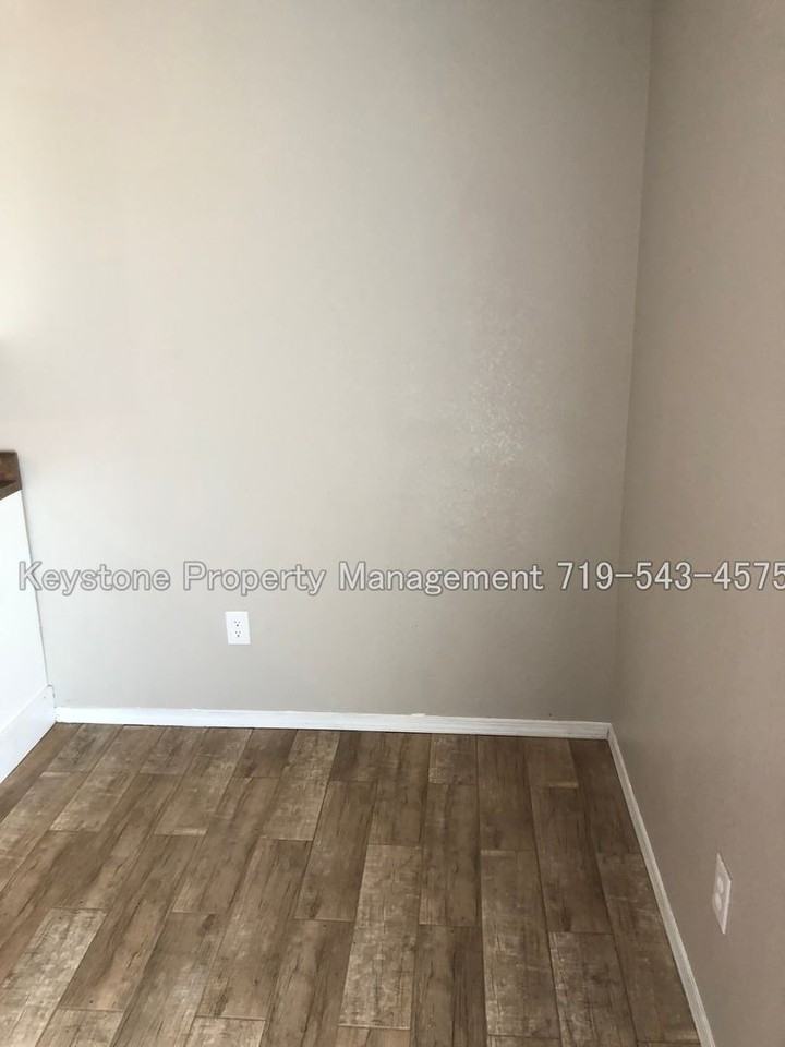 486 W Bellflower Dr - Photo 5 of 18