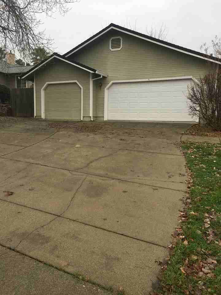 2710 Howard Dr - Photo 2 of 16