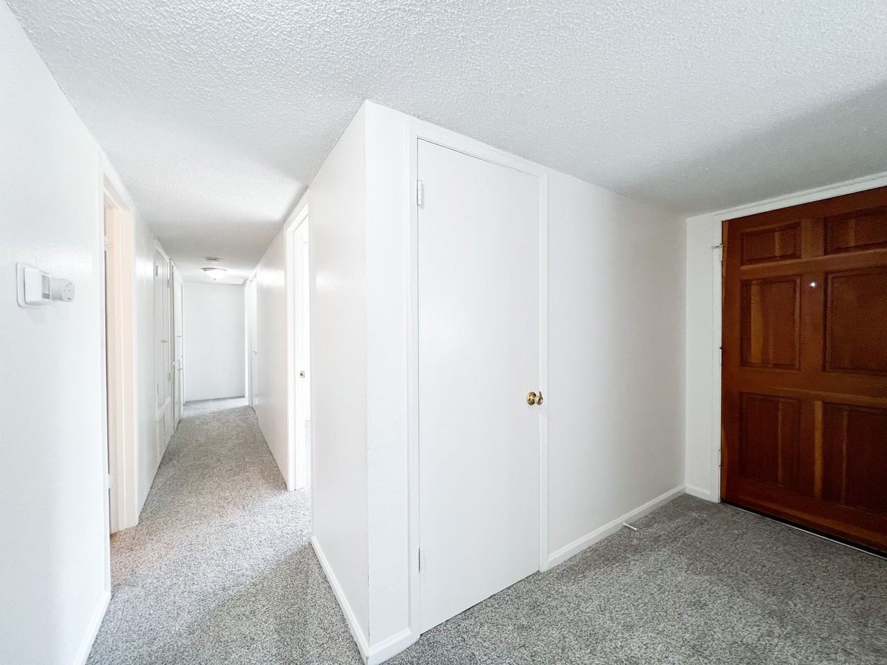 1021 Hanover Ct - Photo 3 of 33