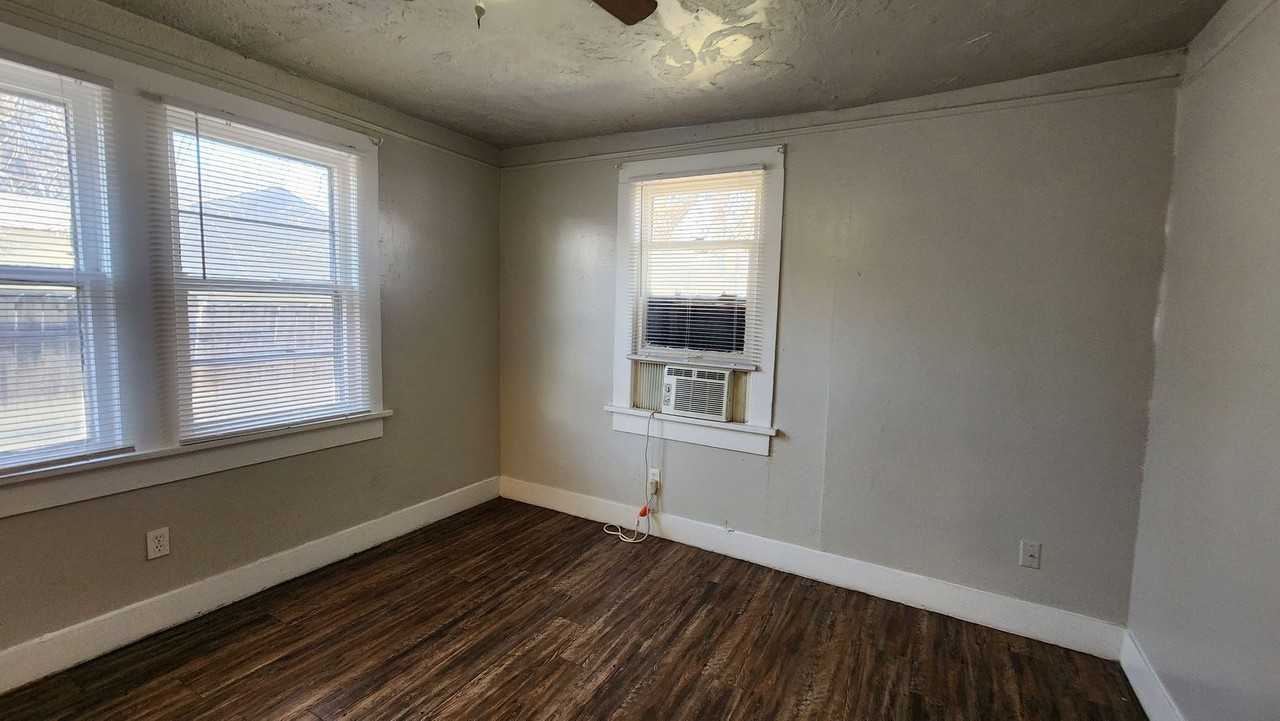 3607 Nw 13th St - Photo 4 of 18