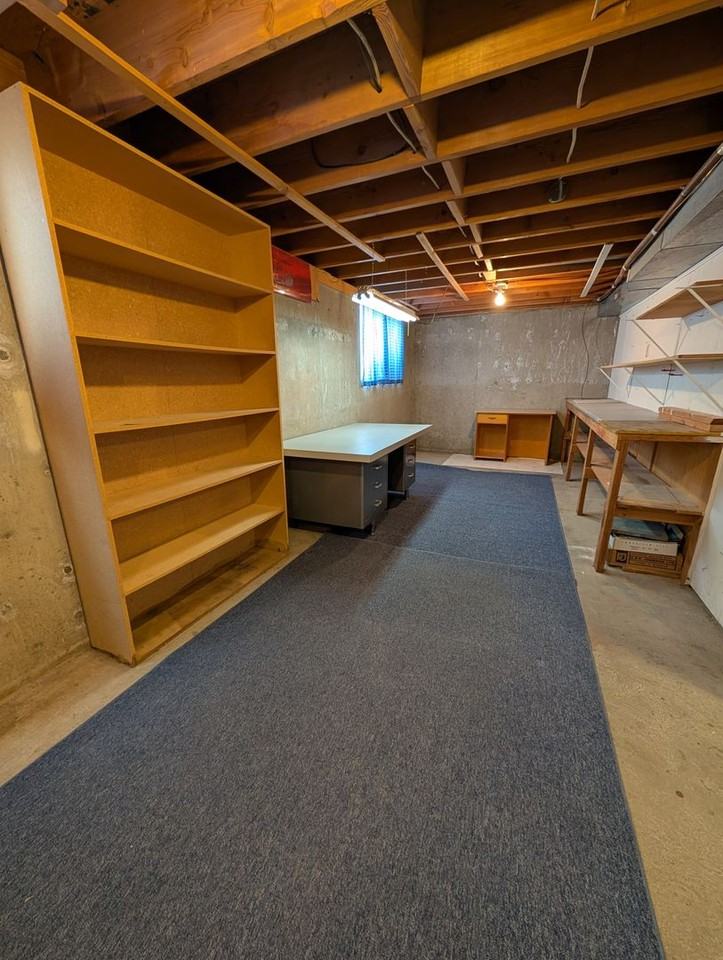 722 Bryden Ave - Photo 2 of 29