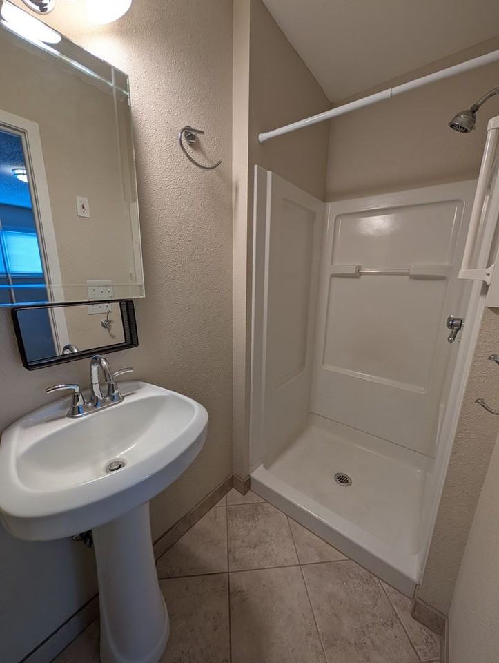 722 Bryden Ave - Photo 5 of 29