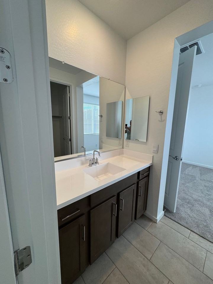 2438 W Rowel Rd - Photo 5 of 36