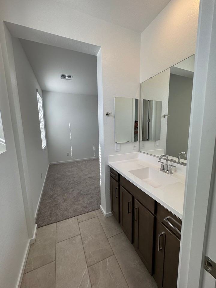 2438 W Rowel Rd - Photo 6 of 36