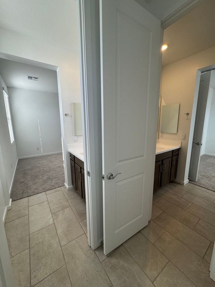 2438 W Rowel Rd - Photo 7 of 36