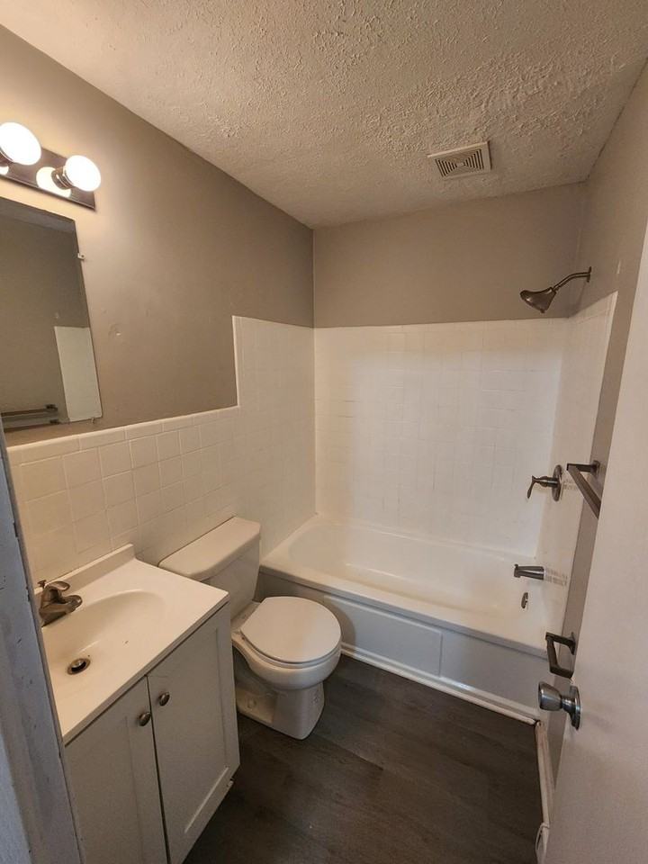 614 S Washington St - Photo 6 of 10