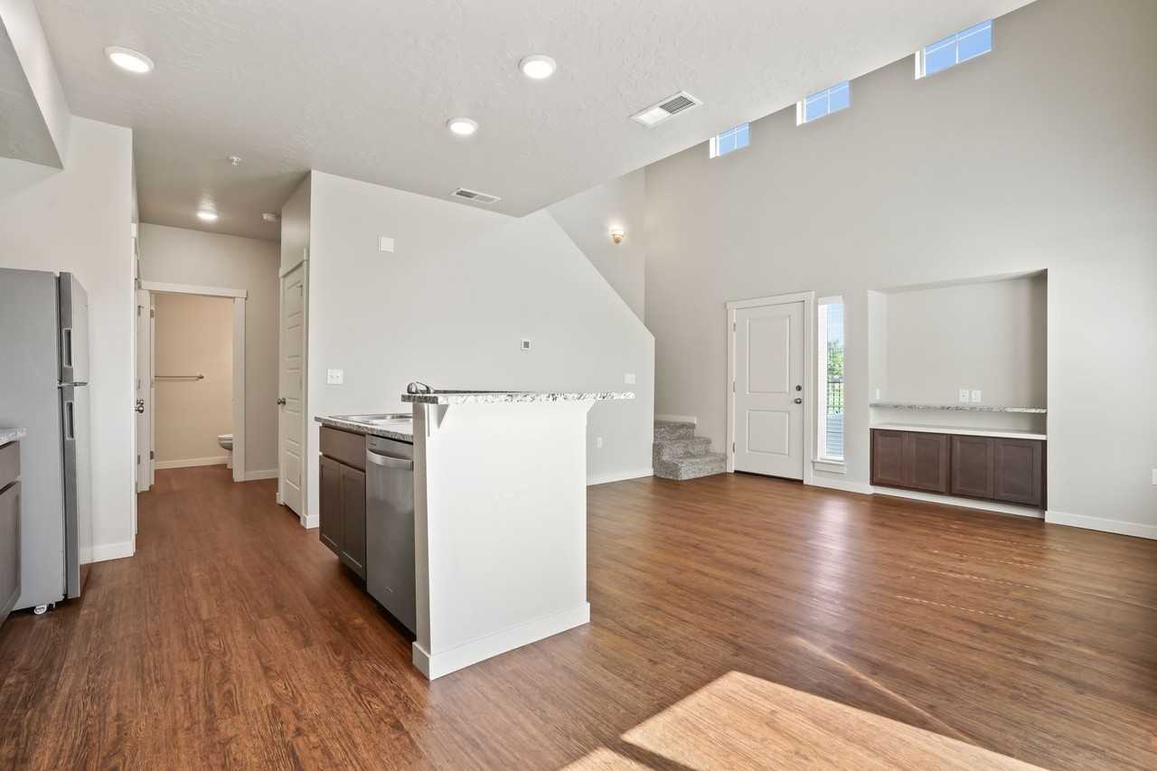 7485 N Lucy Rose Ln #102 - Photo 5 of 35