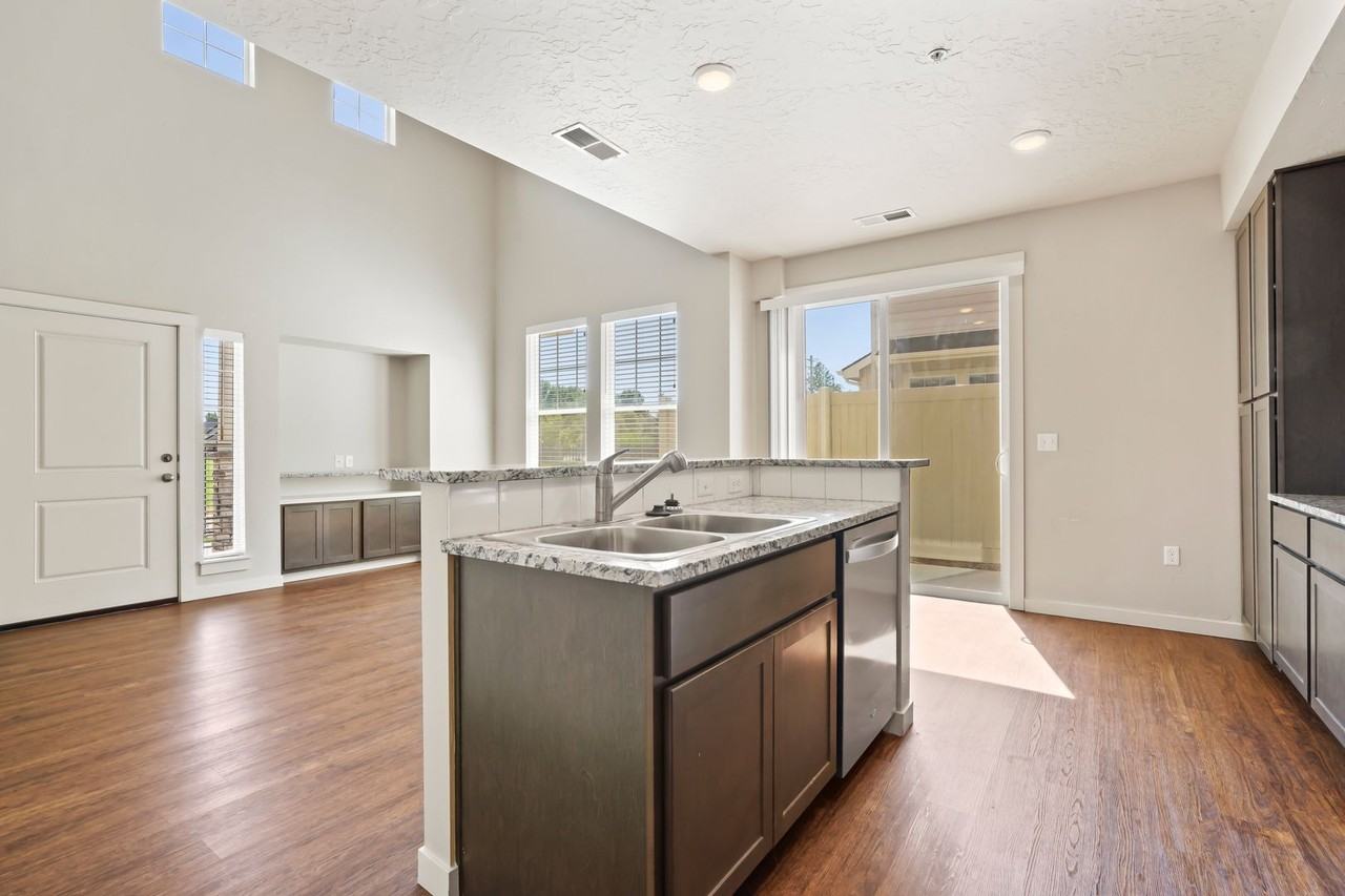 7485 N Lucy Rose Ln #102 - Photo 6 of 35