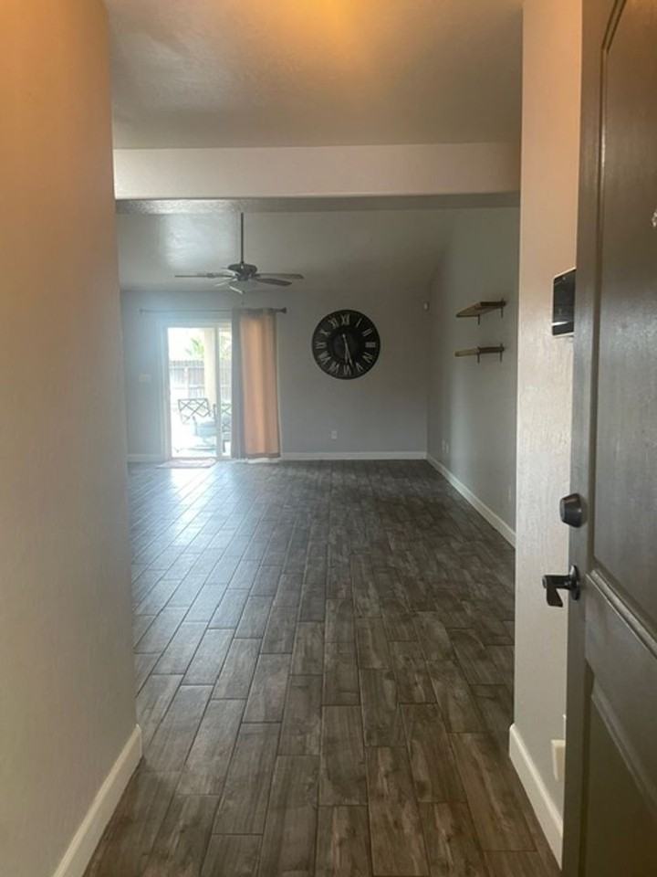 465 S Duke Ave - Photo 3 of 28