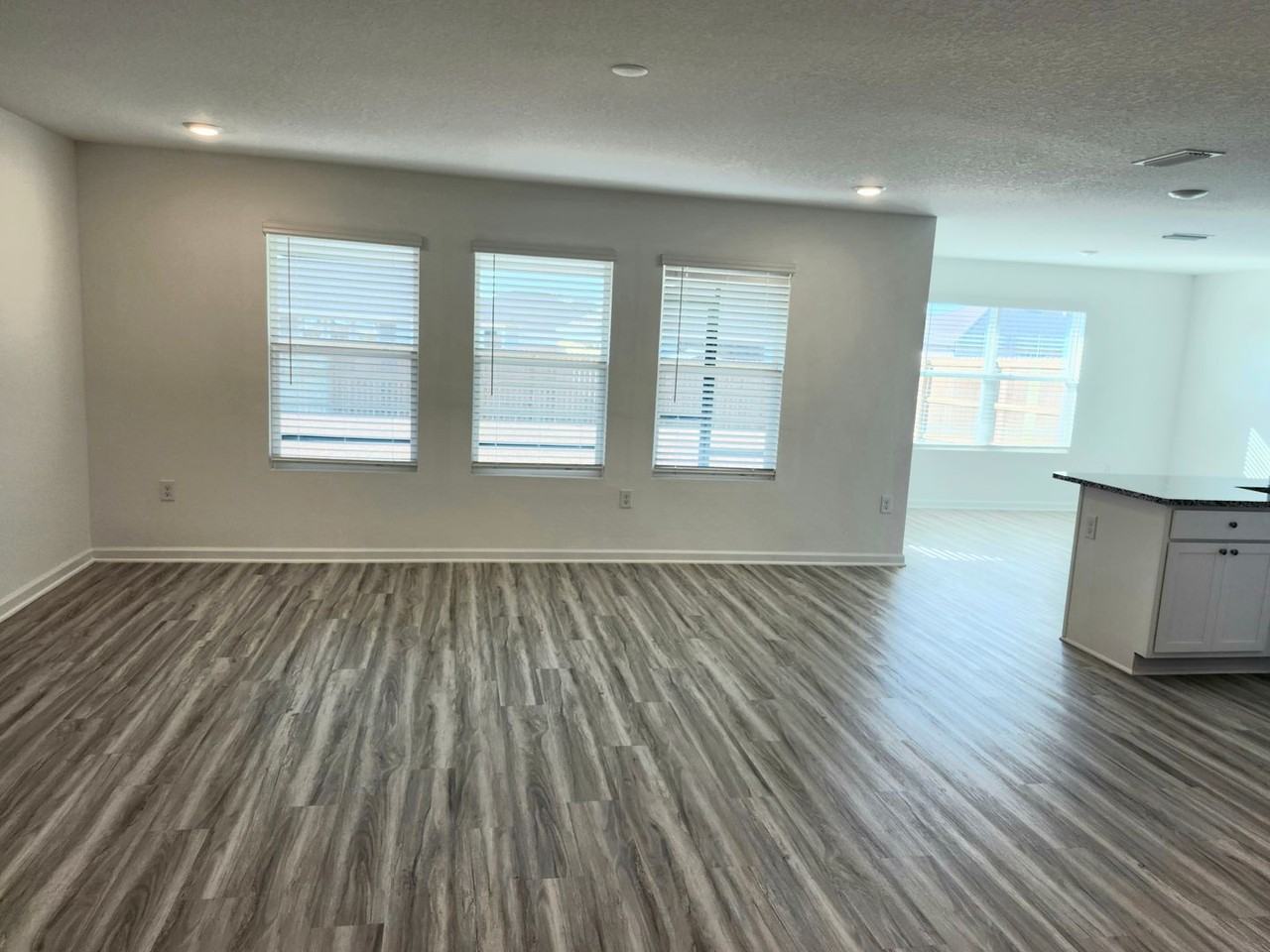 22242 Aleutian Ave - Photo 4 of 24