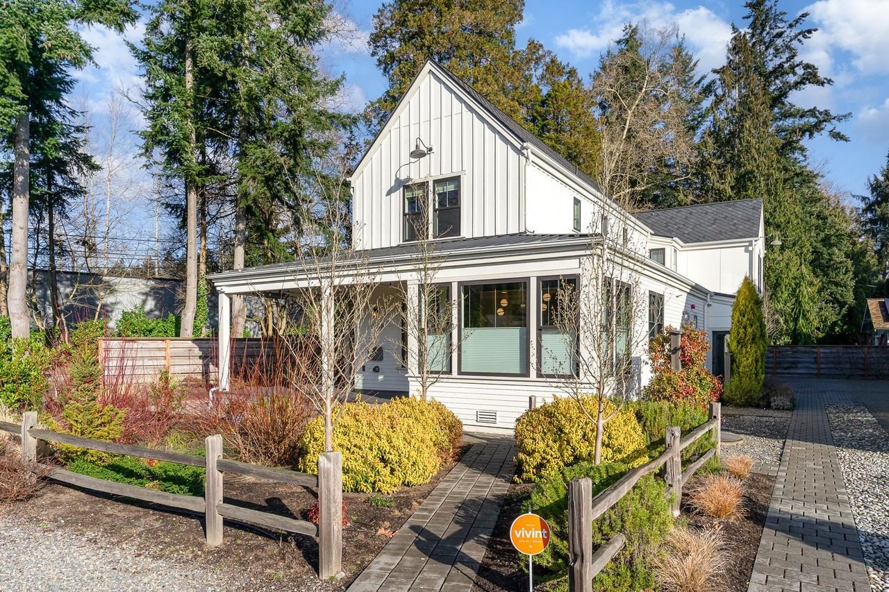 17118 47th Ave Ne - Photo 2 of 20