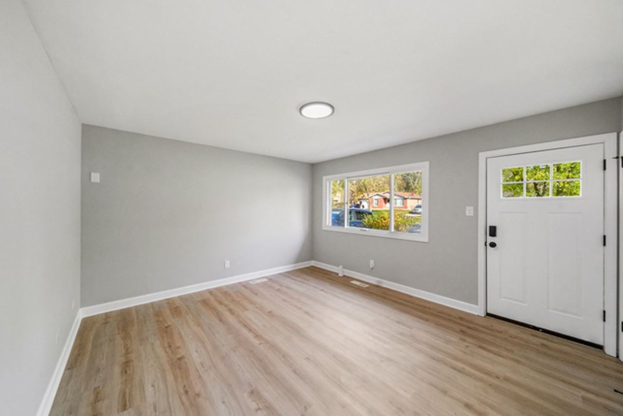 728 Blackhawk Dr - Photo 2 of 23