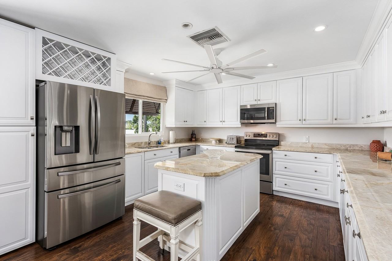 2631 Shoreview Dr - Photo 3 of 36